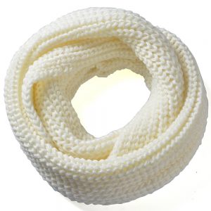 Neulottu tuubihuivi valkoinen